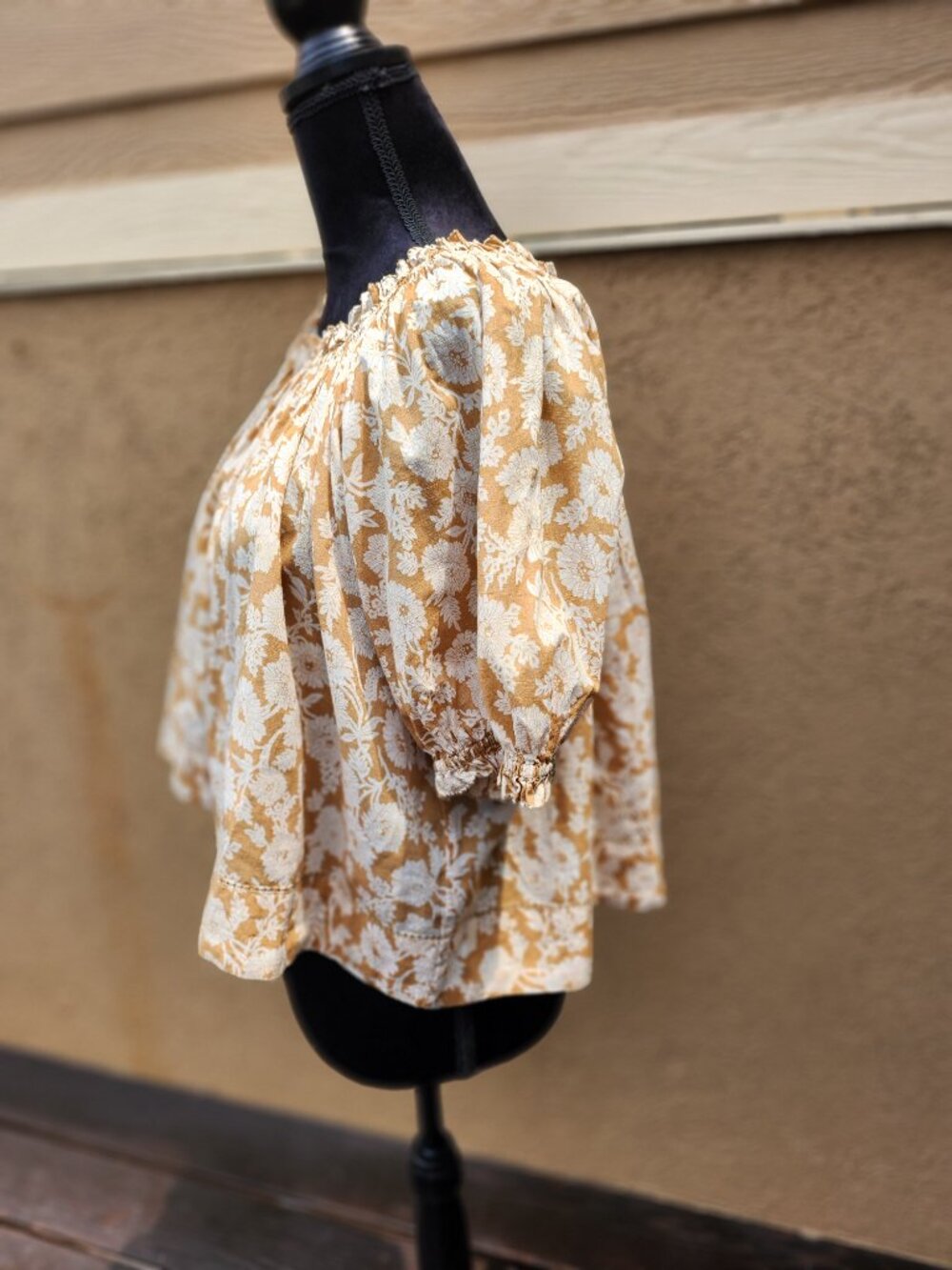 THE GREAT. The Garland Top in Oat‎ Wild Brush Floral Size 1/US Size S - Picture 4 of 10